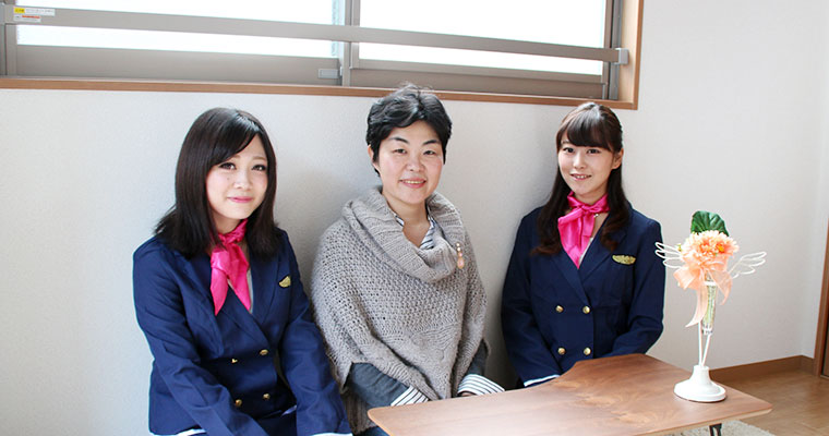 ウチコミ!女子と内村オーナーの記念写真