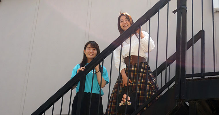 ハマフラット前で大家さんとウチコミ!宣伝部