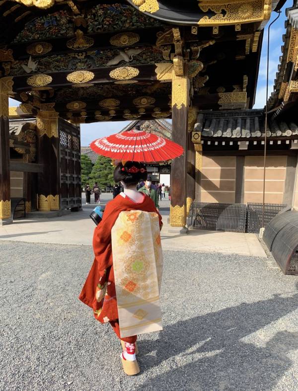 京都で愉しむセカンドライフ 京都 伝統の花街 舞妓さん 芸妓さんとふれ合う作法 1 2ページ ウチコミ タイムズ 住まい 賃貸経営 まる分かり