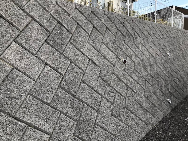 杉並区で擁壁が崩落。家がバラバラに。擁壁がある土地のデメリットに注意