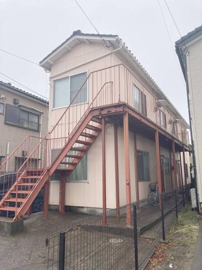 建物正面より
