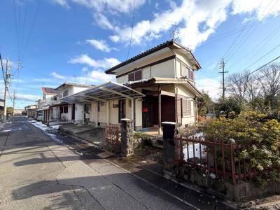 カーポート付駐車場です。