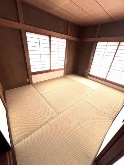 2階和室、1部珪藻土塗り