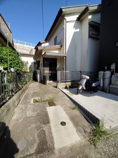 正面玄関部分（幅2m）