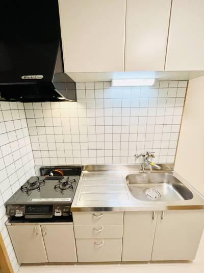 広々キッチンはガスコンロ完備です♪