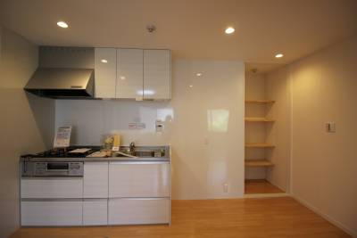 「自炊派に嬉しいキッチン」料理も楽しめる清潔な設備。