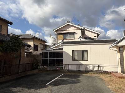 駐車スペースは無料です