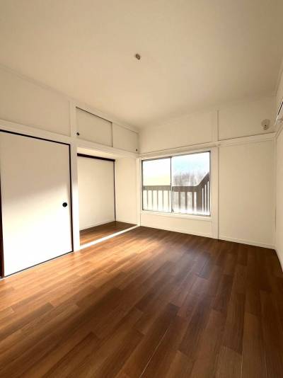 ２Fの洋室です。日当たりも良好です！