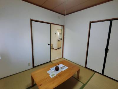 和室に押入収納ありです！！