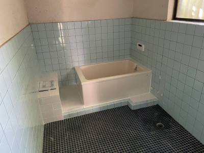 バスタブと温水器は新品交換済み。