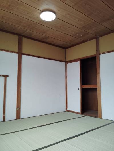 東向きの暖かい和室6帖になります。