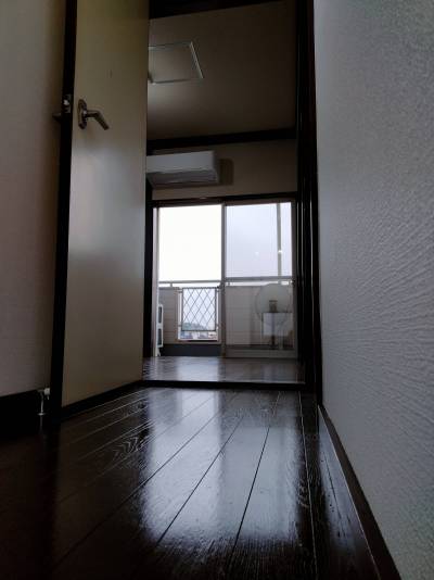 ２階はベランダあり
★廊下先の４畳半はエアコン新設！★