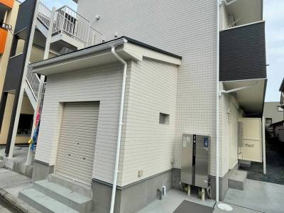 シャッター付きゴミステーション。