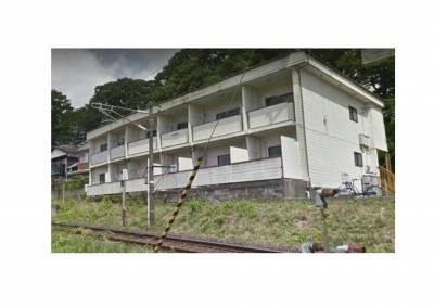 南側は線路なので開放的です