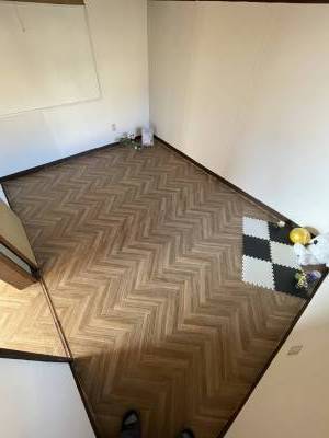 4.5畳ほどの洋室です。