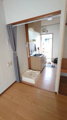 【洗濯機置場】キッチン脇に新設しました