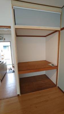 【収納】ゆったり３段収納。奥行もあります