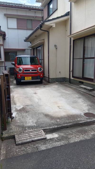 リビング横が駐車場です。