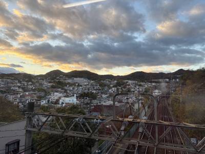 夕日がきれいで坂野多い、ジブリに出てきそうな景観