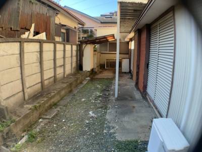 庭です
BBQもできそうです