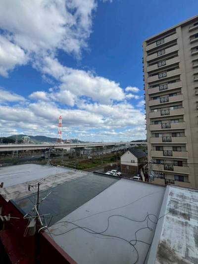 トレインビュー
ｷﾀ━━━━(ﾟ&forall;ﾟ)━━━━!!