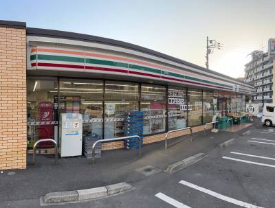 セブンイレブンまで徒歩9分