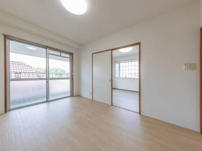 書斎や、子供部屋、客間としても使えます。収納もバッチリ