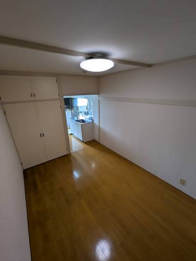 初期費用ゼロ、保証会社加入できなくても可。駐車場有り。