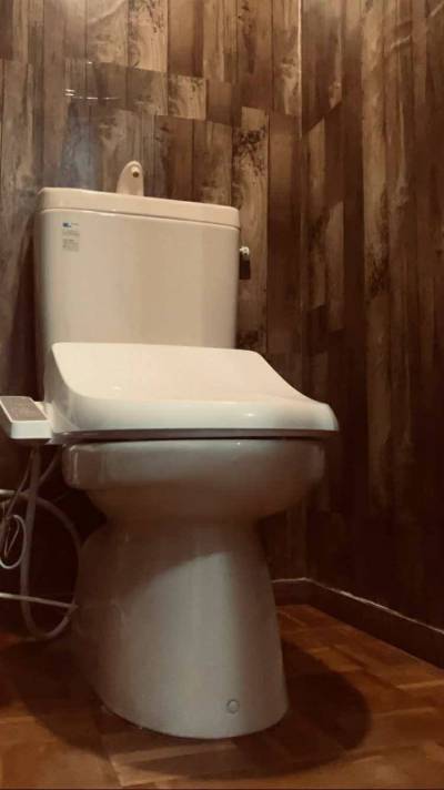 トイレは2022年購入の温水洗浄便座です。