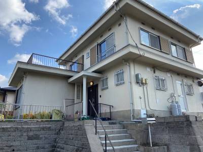 キレイな外観です！駐車場付き！