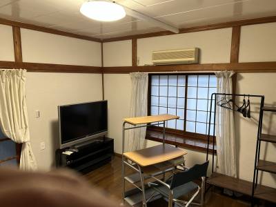 全部屋エアコンあり！ちょっと古いですが、頑張ってくれます。