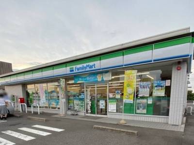 FamilyMart 徒歩6分