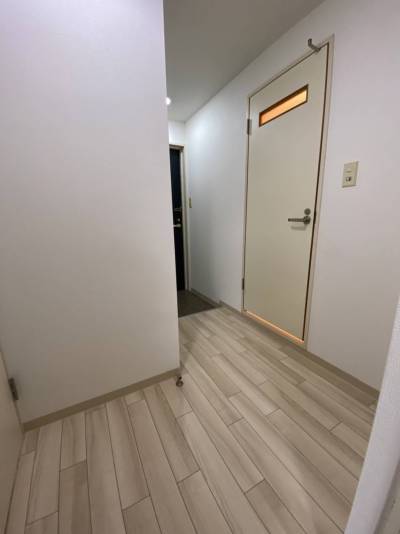 プライバシーの保たれた玄関フロアー。玄関モニターも完備！