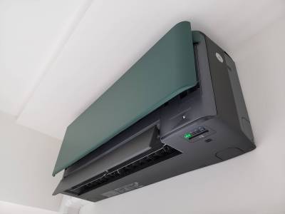 エアコンはダイキンリソラのグリーン、外から制御が可能です