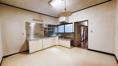 広めのダイニングキッチン。IHコンロ設置予定