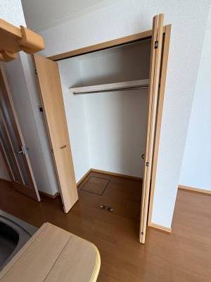 リビングにも収納あり、お部屋をスッキリ保てます！