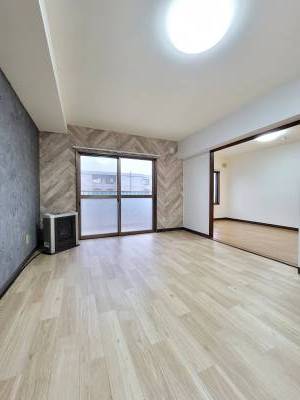 リビングと洋室が隣り合っているので快適広々！