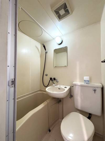 トイレ・浴室になります。