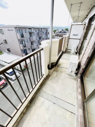 ベランダも広々、日当たりも抜群です♪