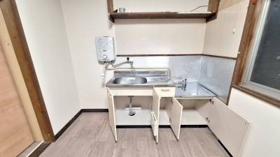 広いキッチンスペースでゆったりできます♪(入居前に清掃予定)