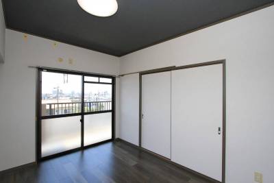 洋室　反対側から