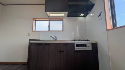 二口ガスコンロ付のシステムキッチン。