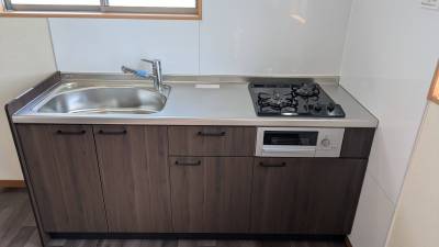 二口ガスコンロ付のシステムキッチン。