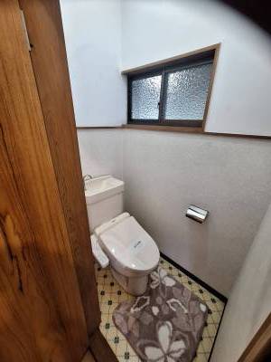 トイレはもちろんウォレット付き。