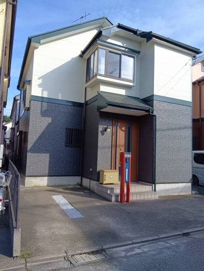 閑静な住宅街。
みゃくみゃくポストが目印！
