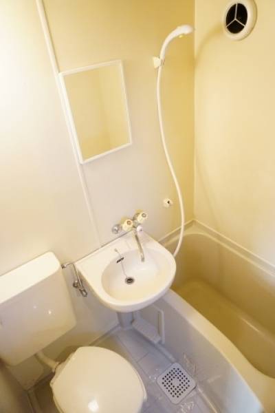 洗面・トイレはコンパクト