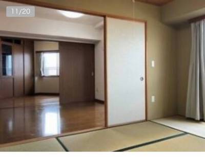 中央の畳部屋。一軒半の押入れがあり収納も良し