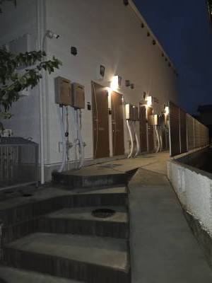 夜でも明かりがあります