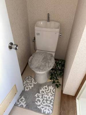 浴室とトイレは別です。