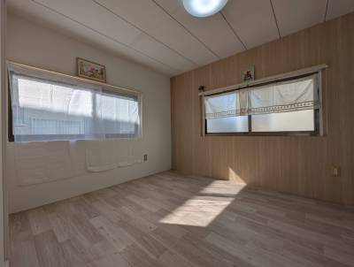 洋室６畳（カーテンレール設置済）